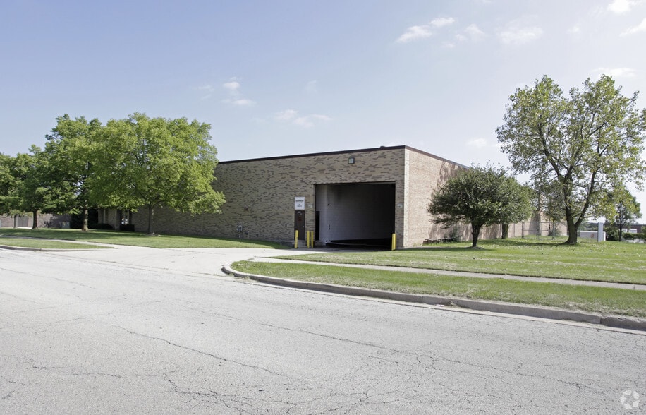 3655 Illinois Ave, Saint Charles, IL for sale - Primary Photo - Image 1 of 5