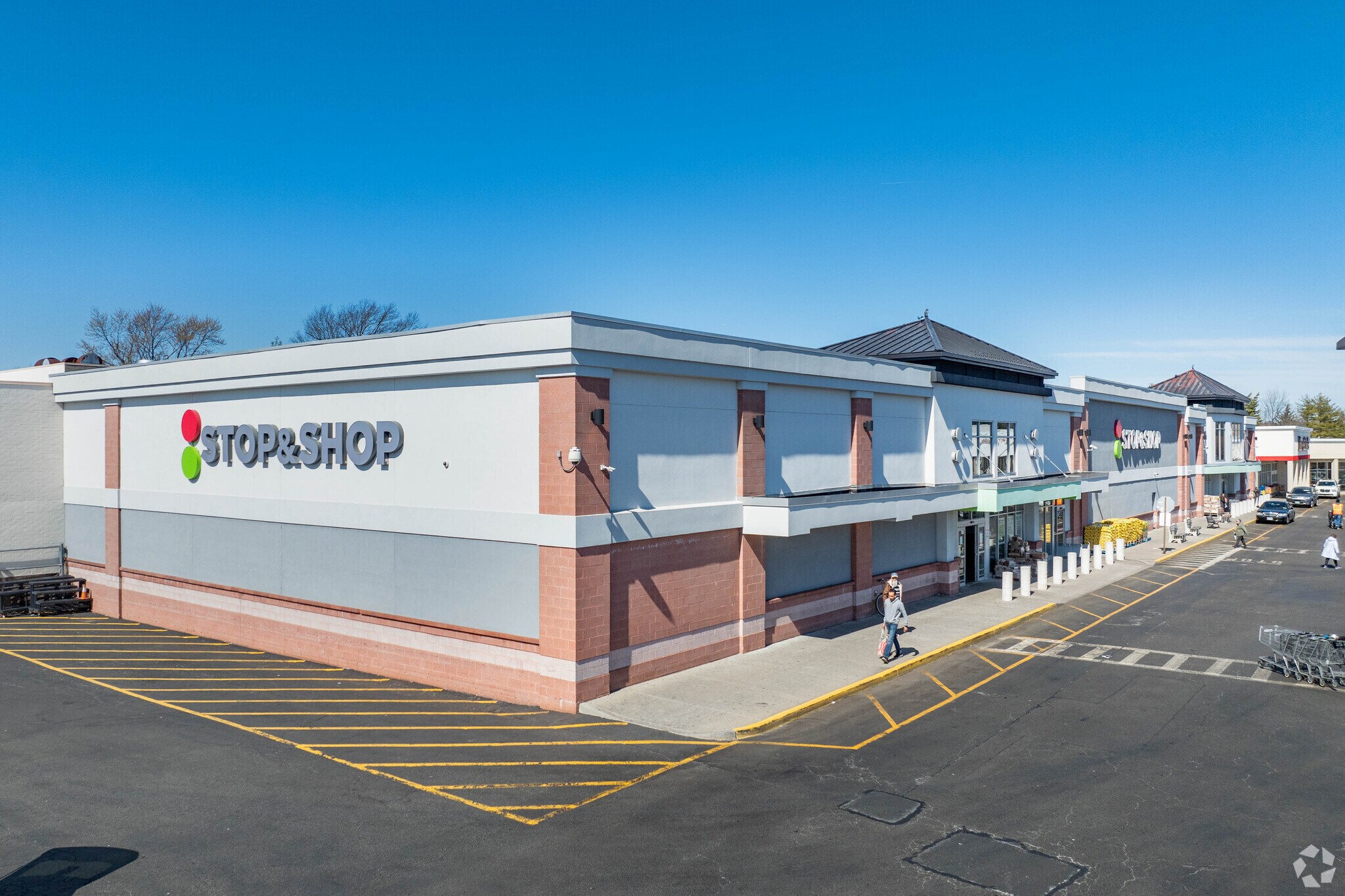 653-697 Hillside Ave, New Hyde Park, NY for lease Primary Photo- Image 1 of 10