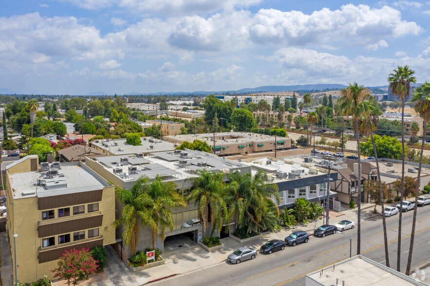 6928 Owensmouth Ave, Canoga Park, CA à vendre - Aérien - Image 3 de 4