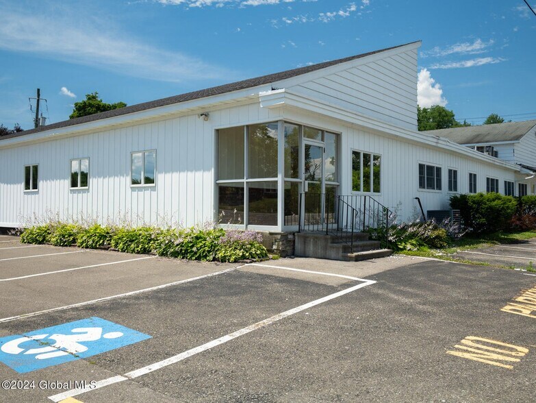 1006 NY-9H Rt, Ghent, NY à vendre - Photo du bâtiment - Image 3 de 10