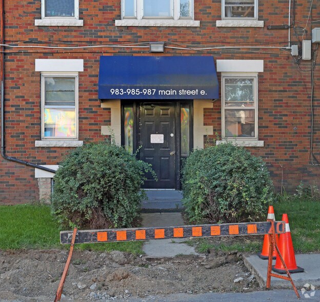 983-987 Main St E, Hamilton, ON à vendre - Photo du bâtiment - Image 2 de 7