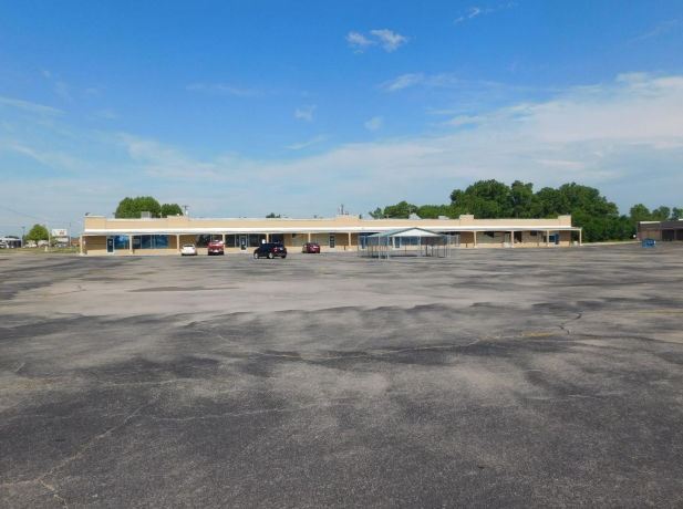 1300 E Central Blvd, Anadarko, OK for sale - Building Photo - Image 1 of 5