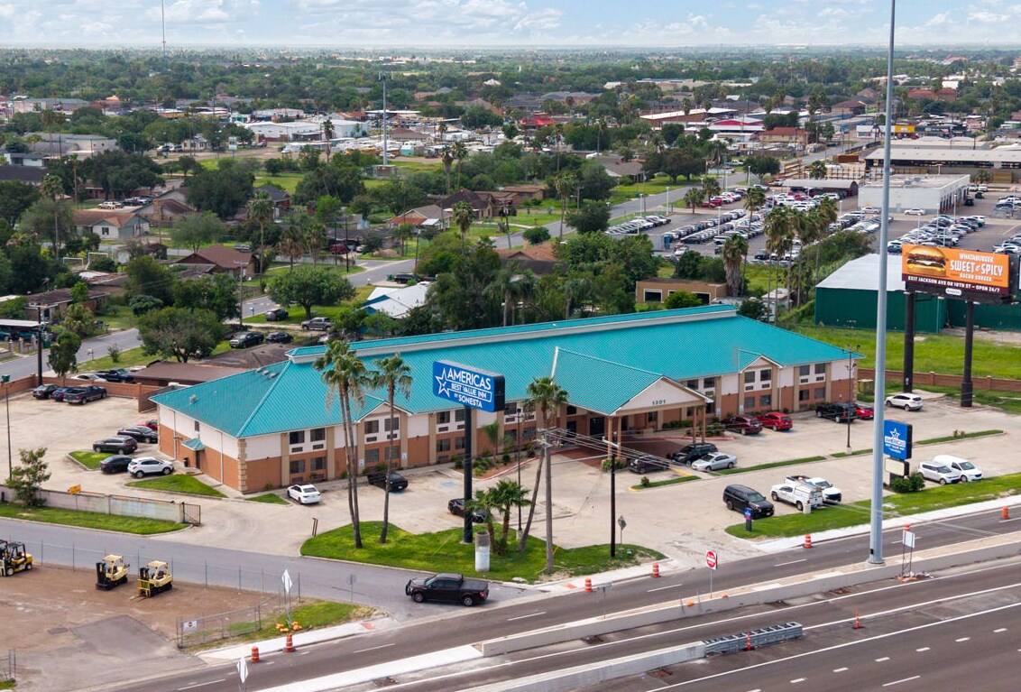 1301 W Expressway 83, Pharr, TX à vendre Photo du bâtiment- Image 1 de 37
