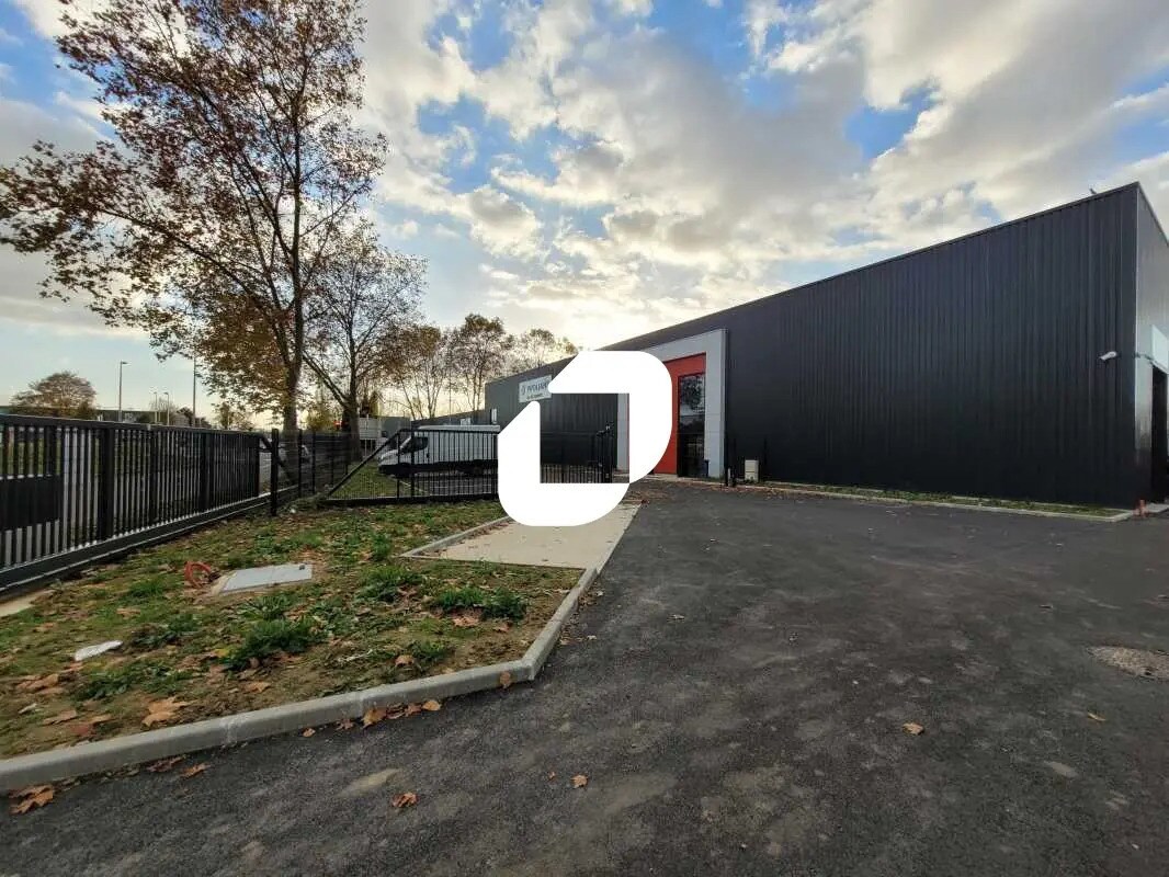 Flex in Bondoufle for lease Building Photo- Image 1 of 15