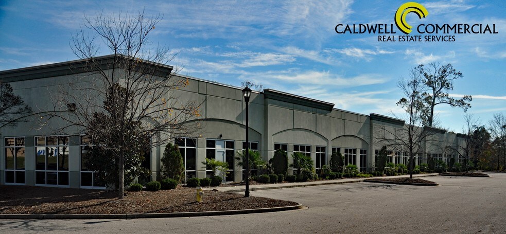 5617 N Rhett Ave, North Charleston, SC à louer - Photo du bâtiment - Image 3 de 26