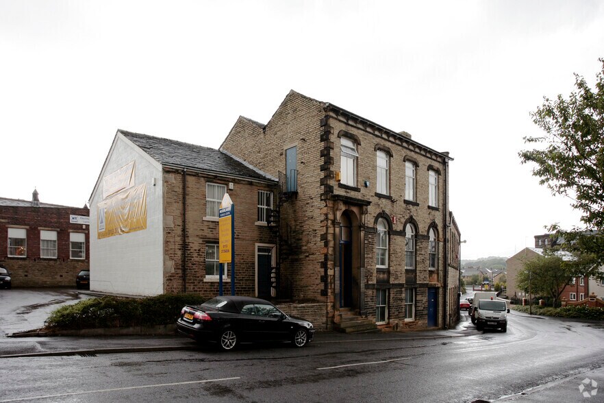 Balme Rd, Cleckheaton à louer - Photo du bâtiment - Image 2 de 10