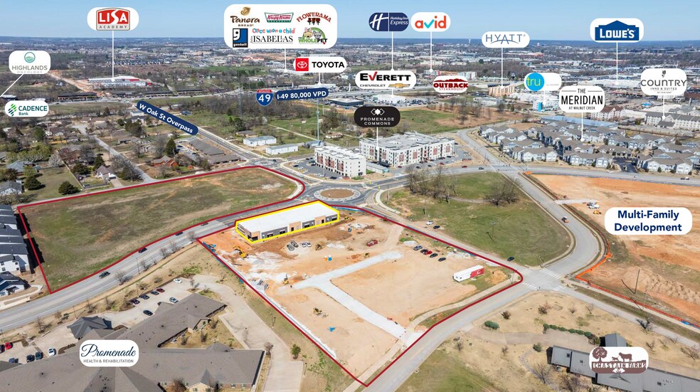 S Promenade Blvd & W Oak St, Rogers, AR à louer - Photo du bâtiment - Image 3 de 9