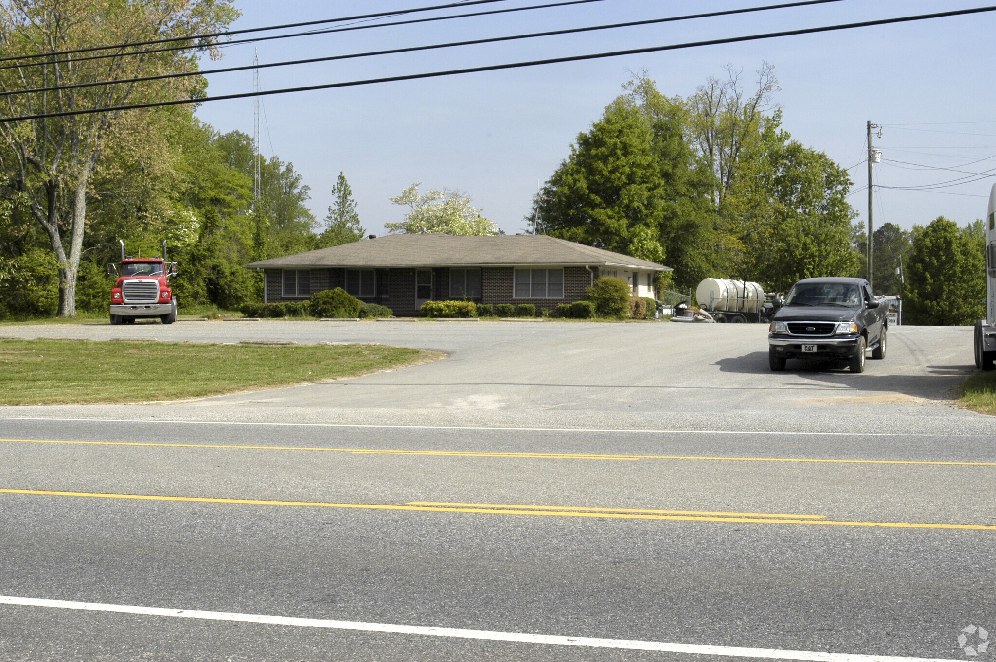 2728 Canton Hwy, Cumming, GA à louer Photo principale- Image 1 de 6