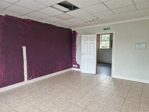 65 Nuneaton Rd, Bedworth for lease Interior Photo- Image 2 of 11