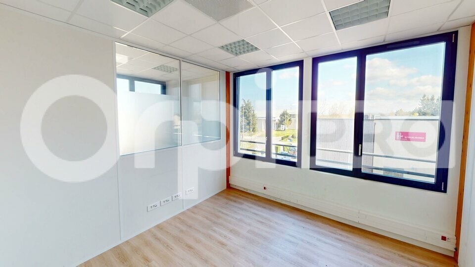 Office in Montanay for lease - Interior Photo - Image 3 of 4