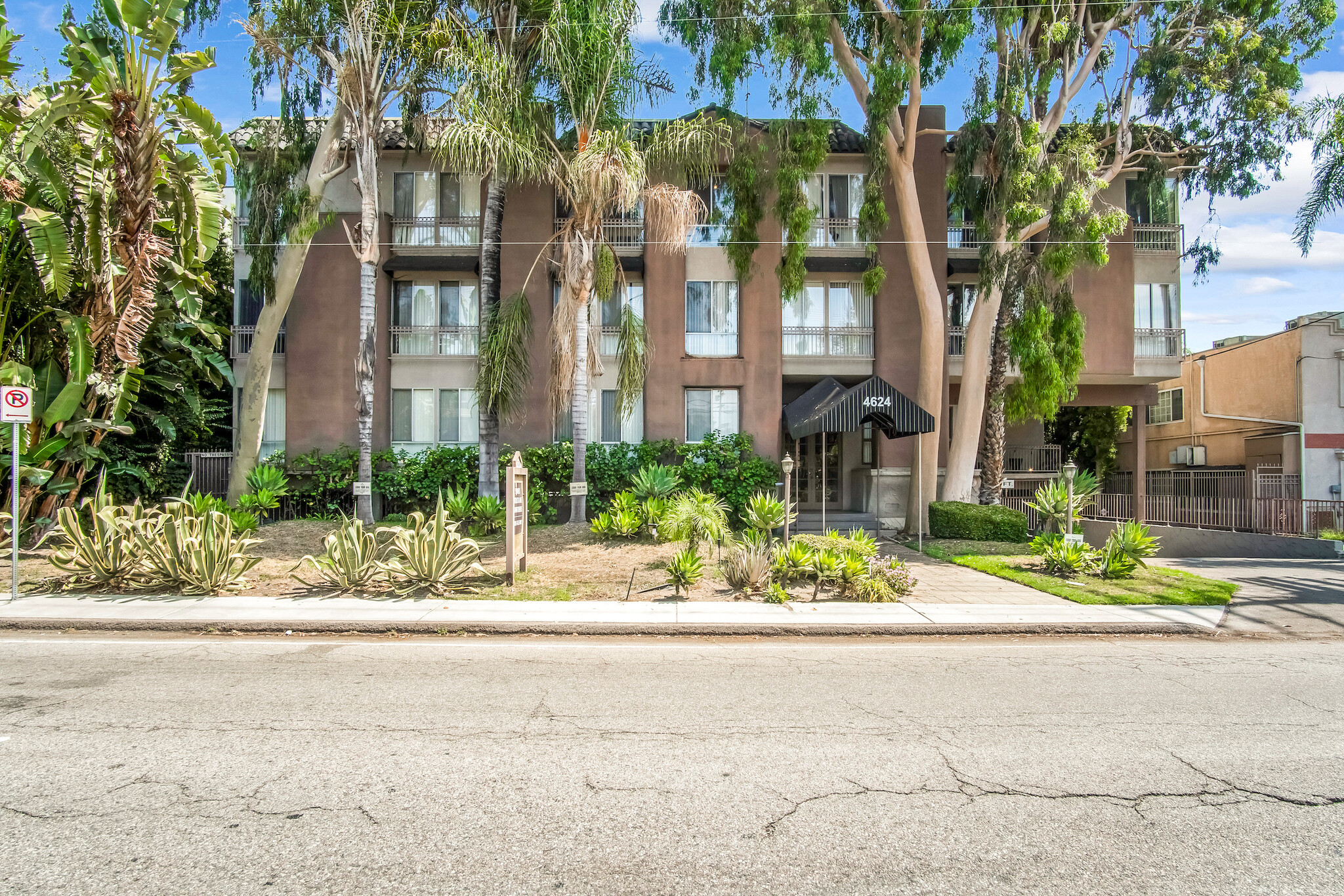 4624 Cahuenga Blvd, Toluca Lake, CA à vendre Photo du b timent- Image 1 de 13