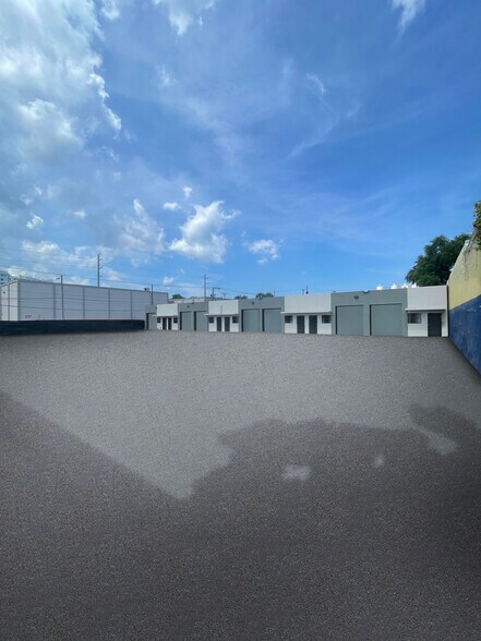 1724 NW 22nd St, Miami, FL à louer - Photo du bâtiment - Image 3 de 6