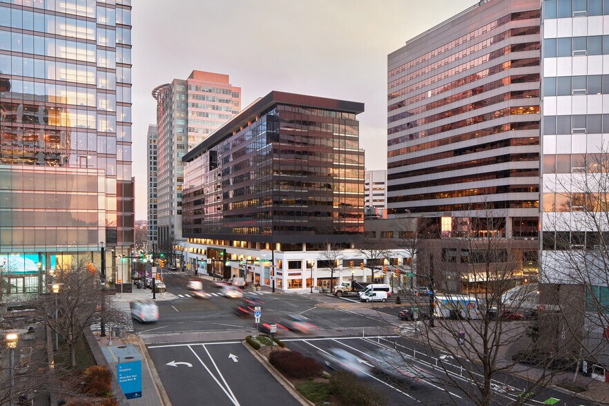 1735 N Lynn St, Arlington, VA à louer - Photo du bâtiment - Image 1 de 3