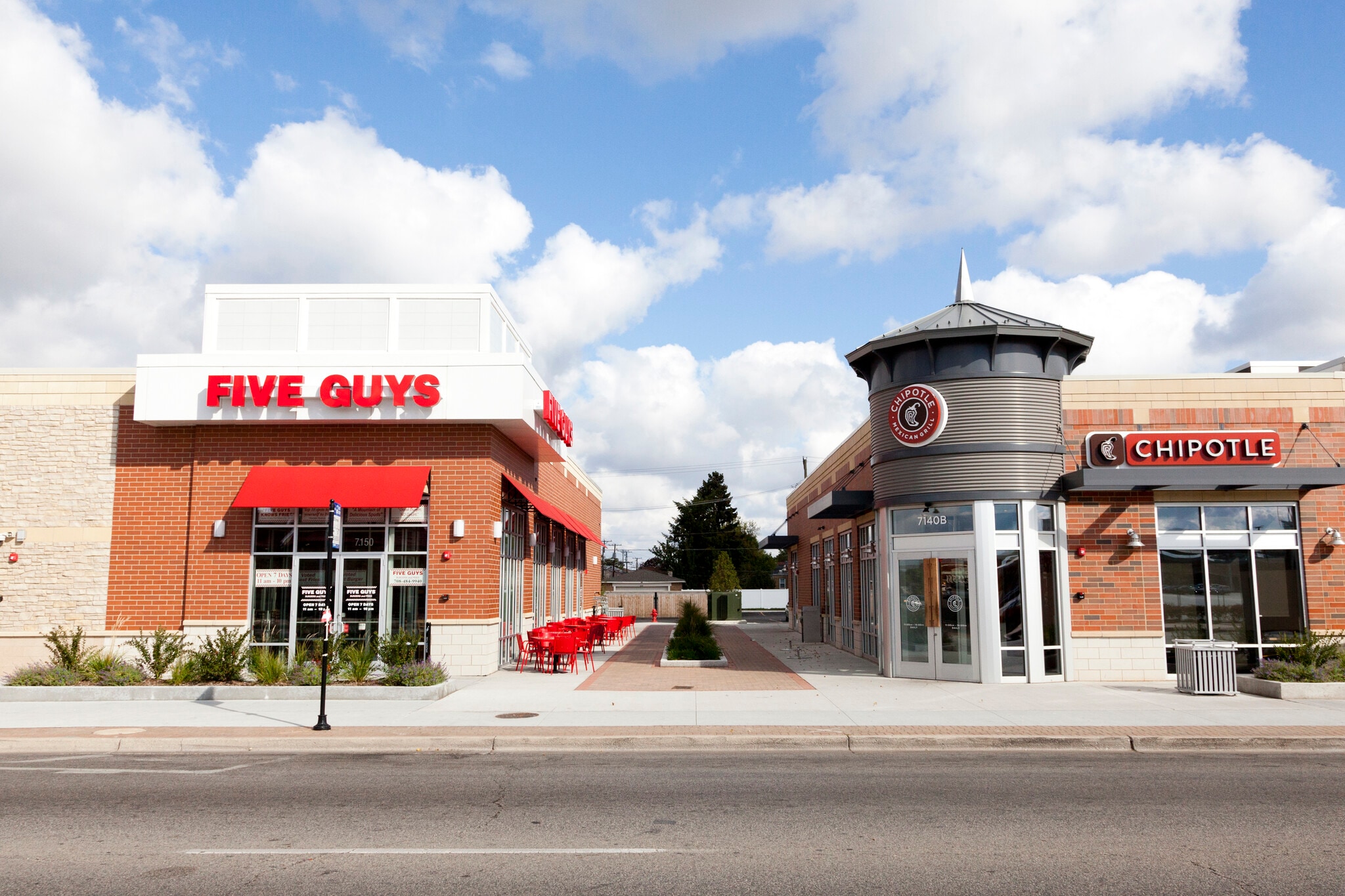 7044 Cermak Rd, Berwyn, IL for lease Primary Photo- Image 1 of 2