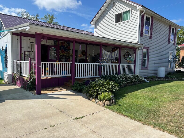 203 S Main St, Crystal, MI à vendre - Photo du bâtiment - Image 3 de 25