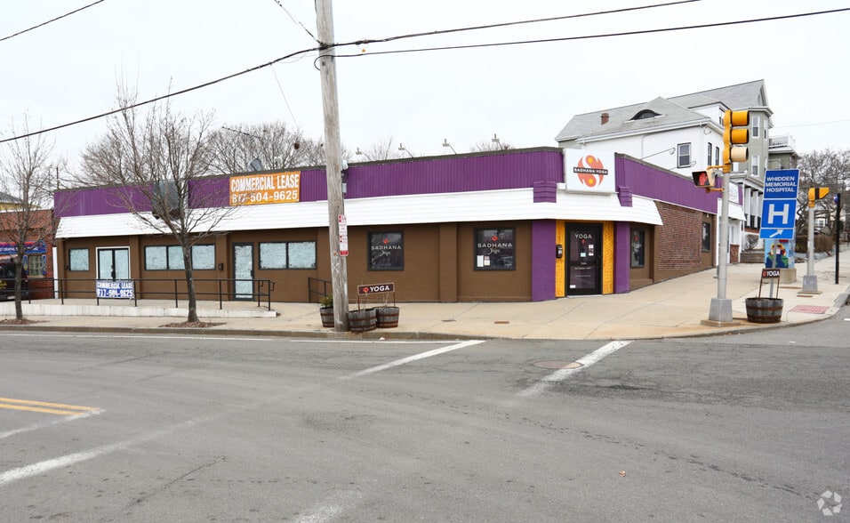 322-326 Chelsea St, Everett, MA for lease - Building Photo - Image 2 of 6
