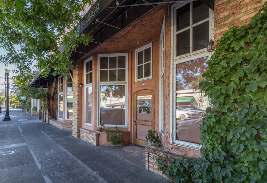 132-134 Matheson St, Healdsburg, CA for lease - Building Photo - Image 2 of 11