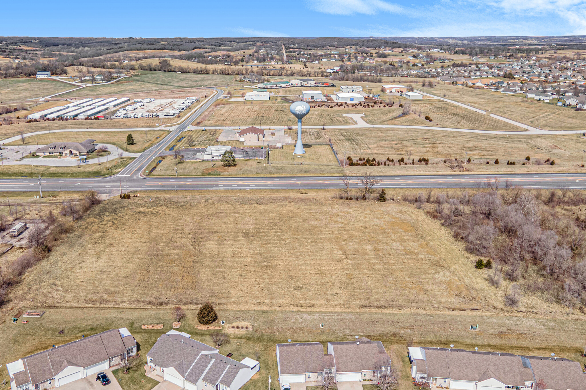 State Ave, Tonganoxie, KS à vendre Photo principale- Image 1 de 14