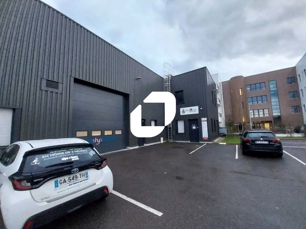 Flex in Genas for lease Building Photo- Image 1 of 12