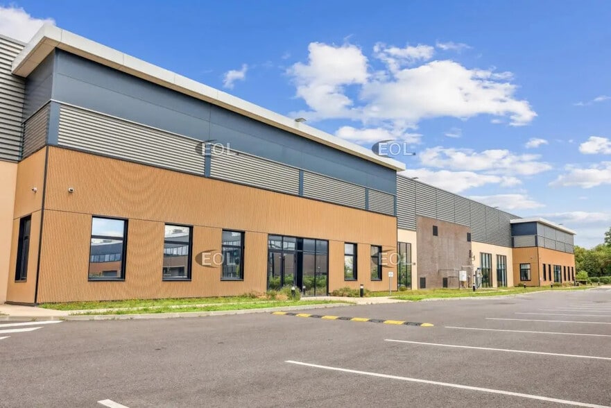 Flex in Sucy-en-Brie for lease - Building Photo - Image 2 of 19