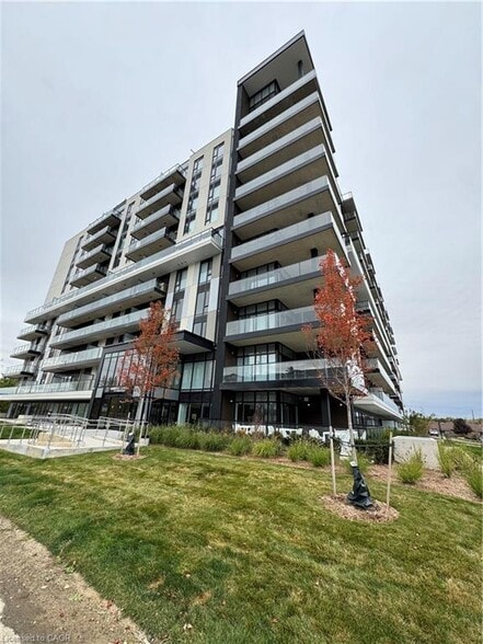 575 Conklin Rd, Brantford, ON à louer - Photo du bâtiment - Image 2 de 2