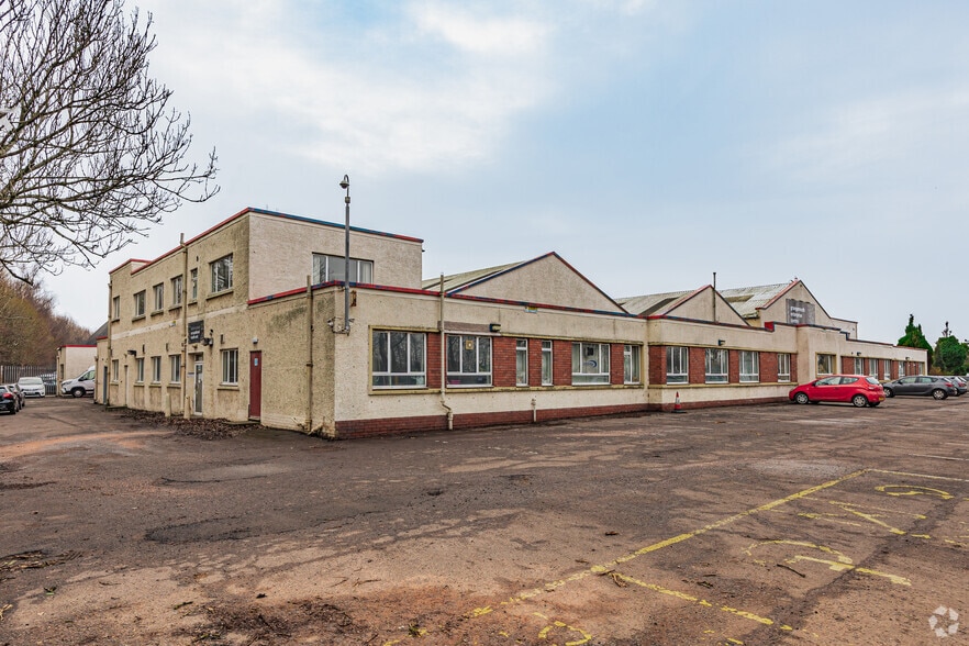 Falkirk Rd, Grangemouth à louer - Photo du bâtiment - Image 2 de 2
