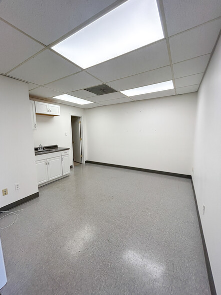 3151A Midtown Park S, Mobile, AL for lease - Building Photo - Image 3 of 12