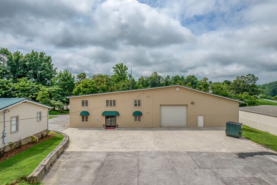 3545 W Market St, Johnson City, TN à vendre - Photo du bâtiment - Image 2 de 106