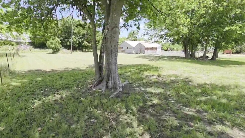 110 County Road 421, Thorndale, TX à vendre - Vidéo sur l’inscription commerciale - Image 1 de 26
