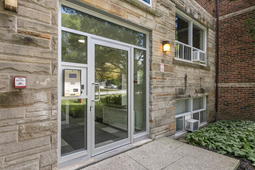 56 S Forster Park Dr, Oakville, ON for sale - Building Photo - Image 3 of 3