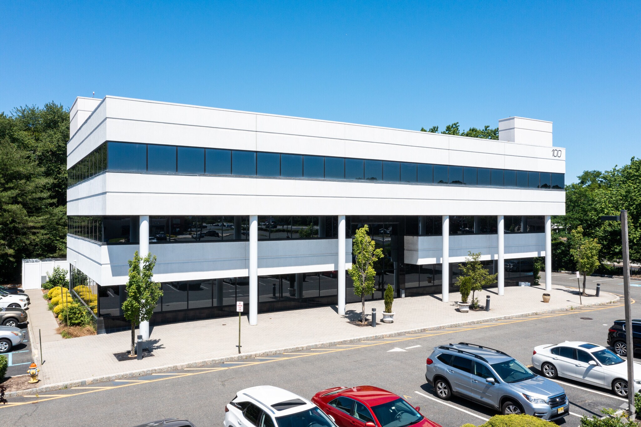 100 Village Ct, Hazlet, NJ for sale Primary Photo- Image 1 of 7