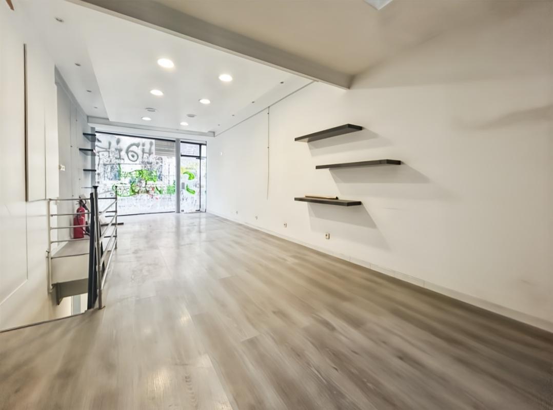 Rue Du Faubourg Saint-Martin, Paris for lease Interior Photo- Image 1 of 5