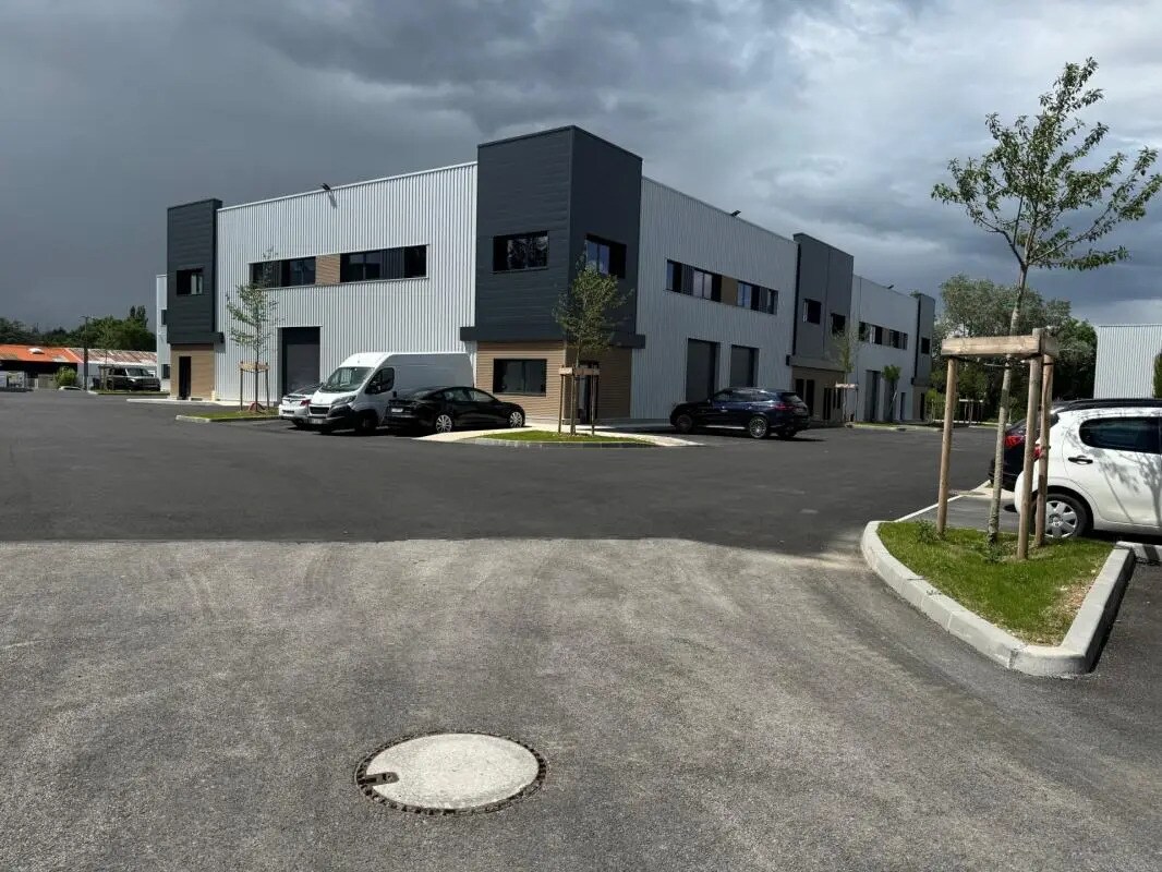 Flex in La Tour-de-Salvagny for sale Building Photo- Image 1 of 8