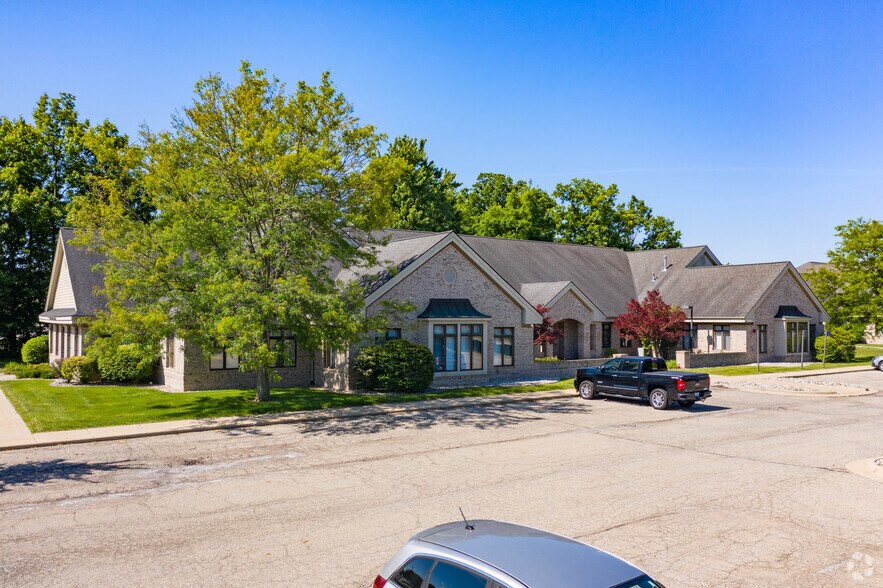 6639 Centurion Dr, Lansing, MI à louer - Photo du bâtiment - Image 2 de 5