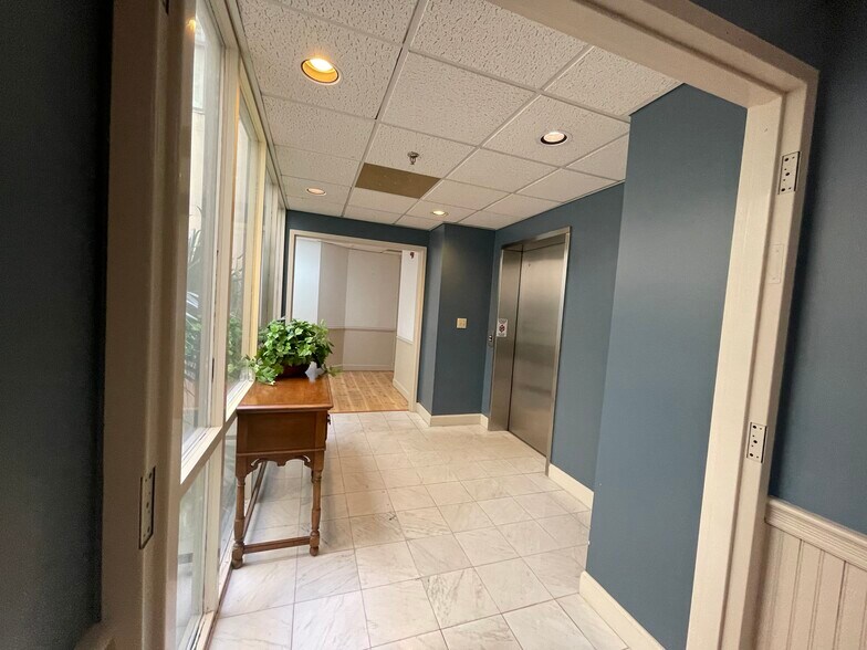 52 New Orleans Rd, Hilton Head Island, SC à vendre - Photo du bâtiment - Image 3 de 11