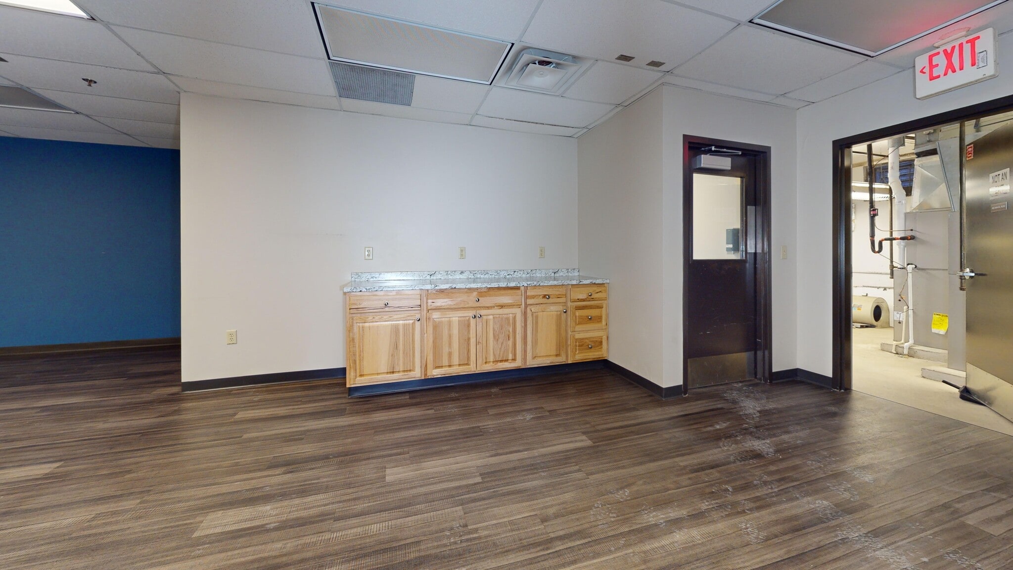 600 S Nicolet Rd, Appleton, WI for lease Interior Photo- Image 1 of 7