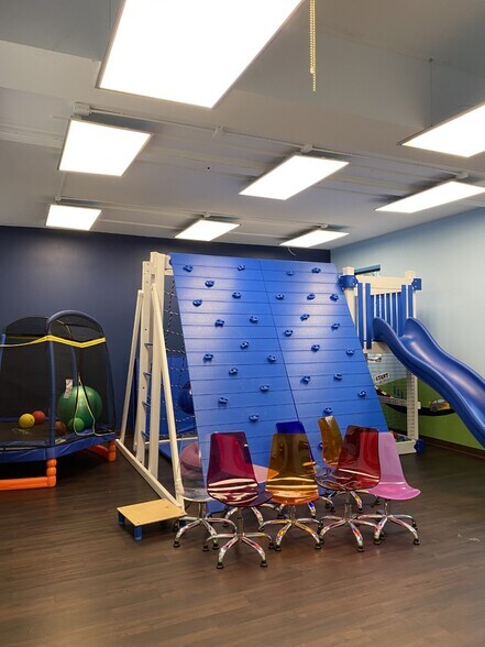 26 Park Pl, Paramus, NJ à louer - Photo intérieure - Image 3 de 7