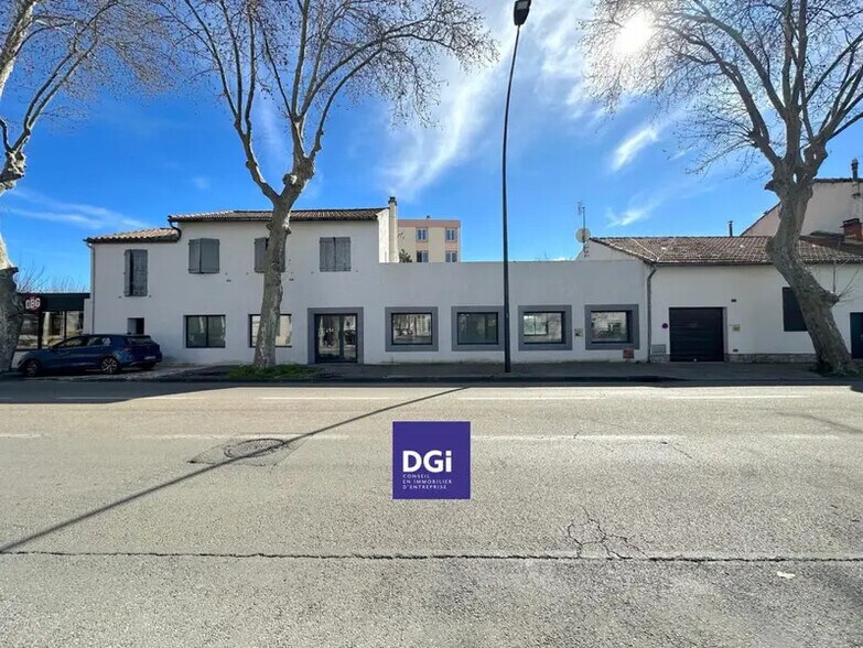 Retail in Nîmes for lease - Building Photo - Image 2 of 6