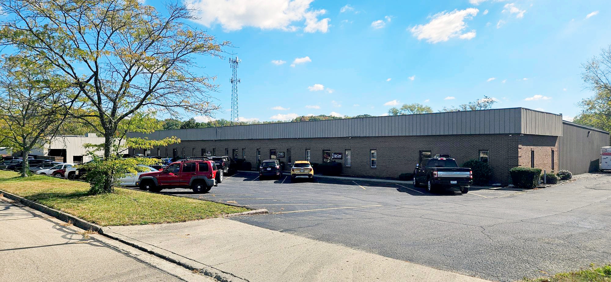 400-460 Fame Rd, Dayton, OH for lease Building Photo- Image 1 of 8