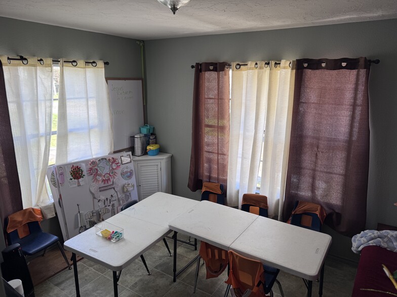 307 Acker St, Magnolia, TX for sale - Interior Photo - Image 3 of 6