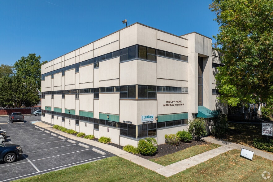 23 W Chester Pike, Ridley Park, PA for lease - Building Photo - Image 1 of 21