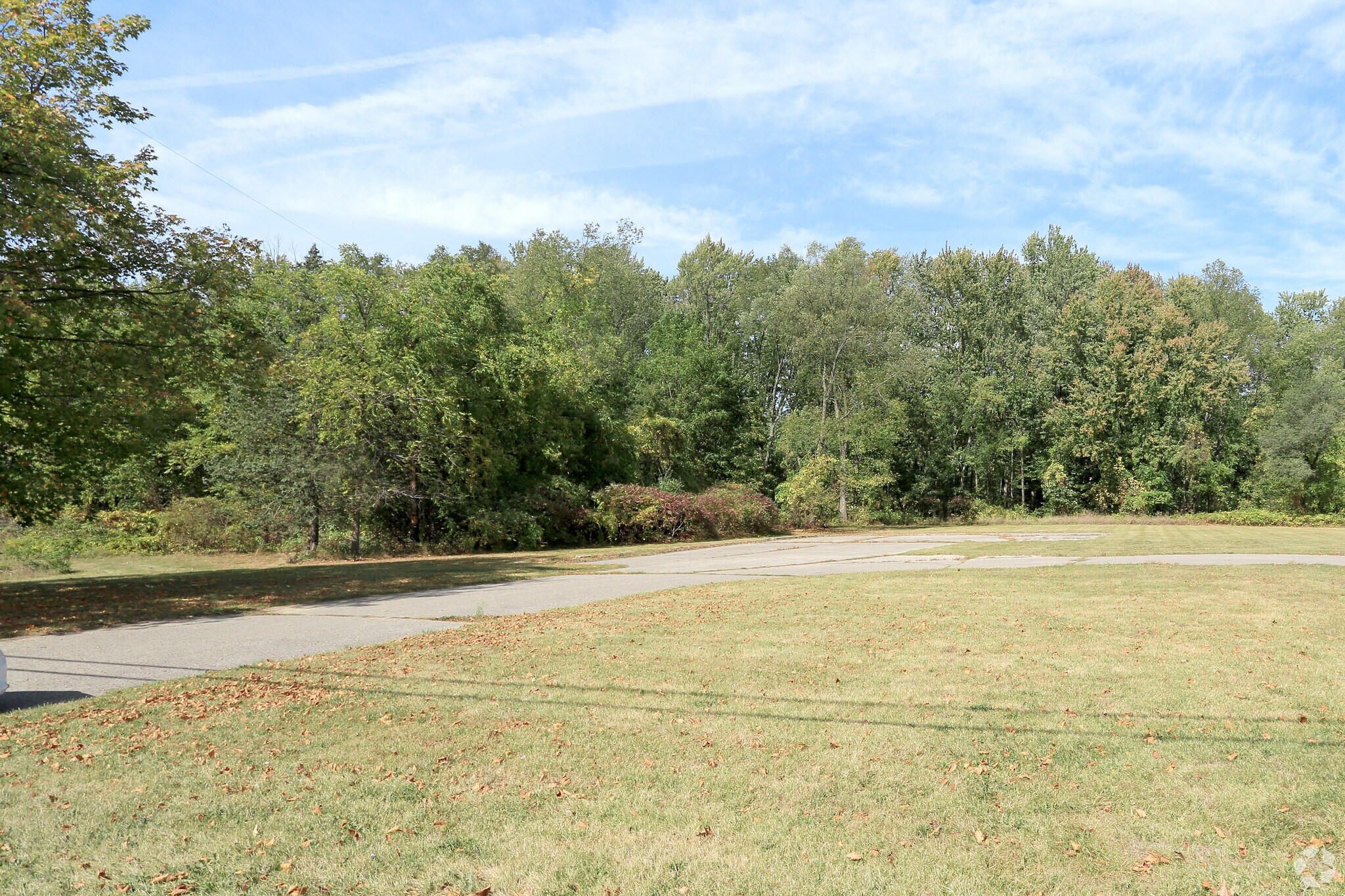 Land Portfolio of 2 For Sale portefeuille de 2 propriétés à vendre sur LoopNet.ca Photo du bâtiment- Image 1 de 3