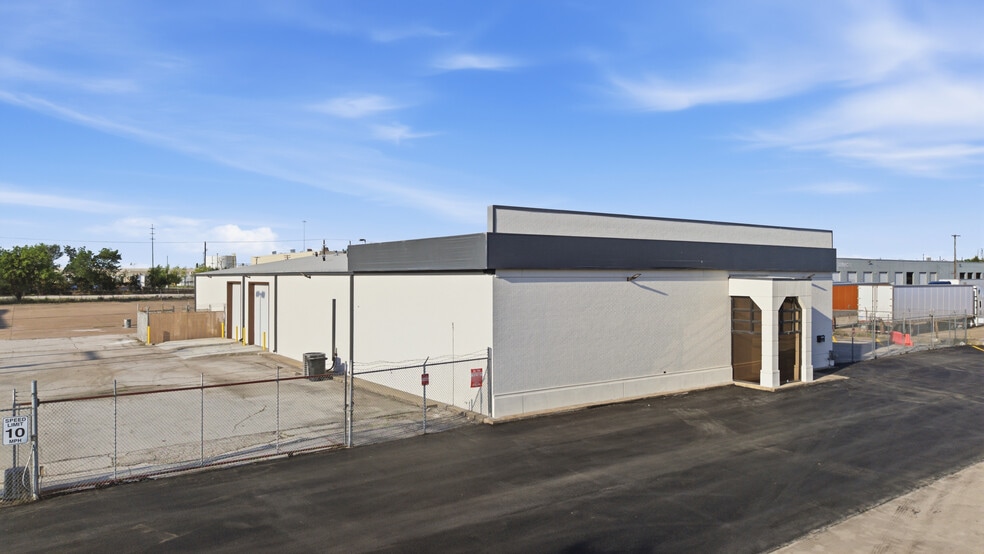 2820 Oakland Ave, Garland, TX for lease - Building Photo - Image 3 of 16