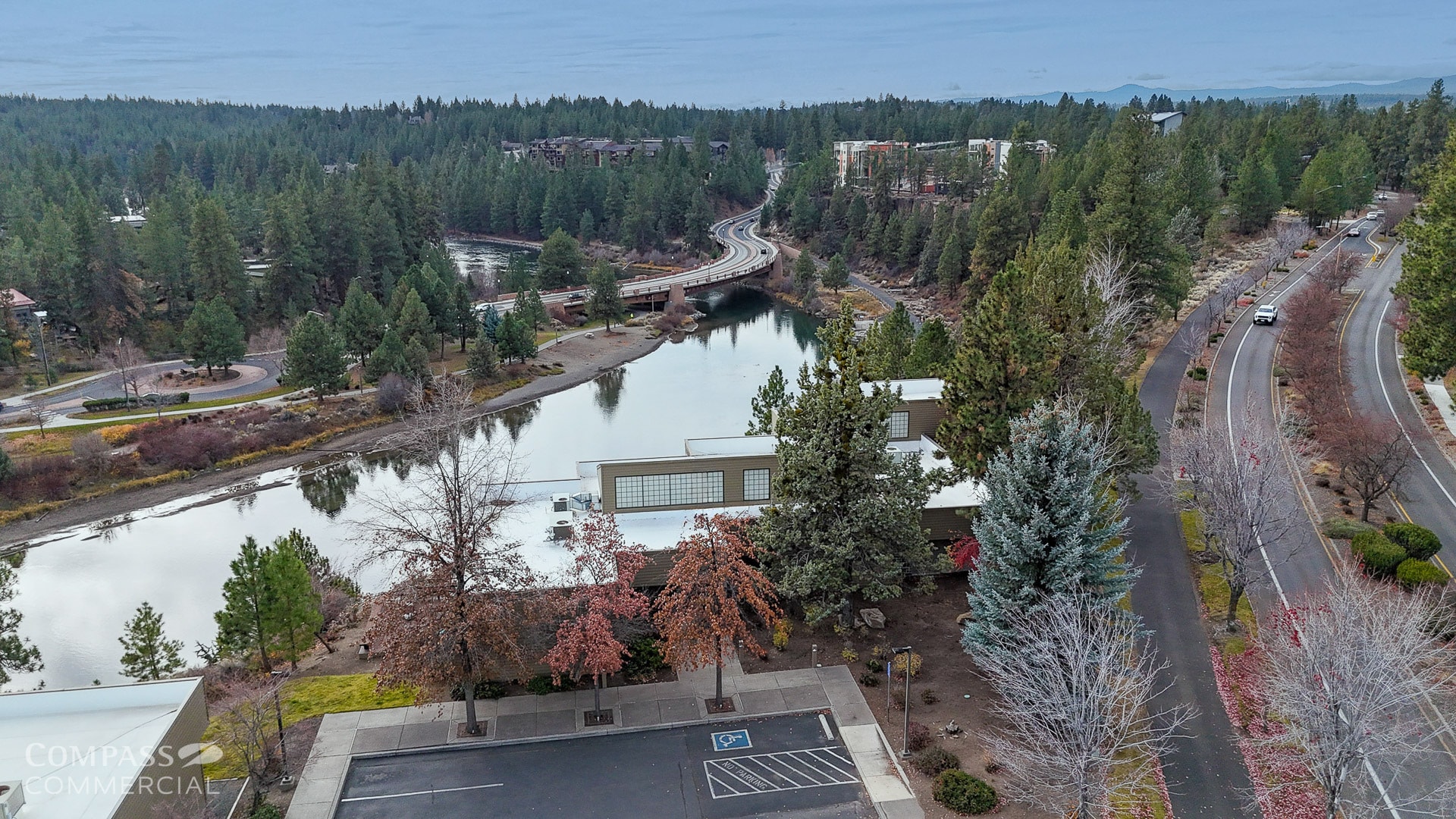 960-1005 SW Disk Dr, Bend, OR à louer Photo intérieure- Image 1 de 17