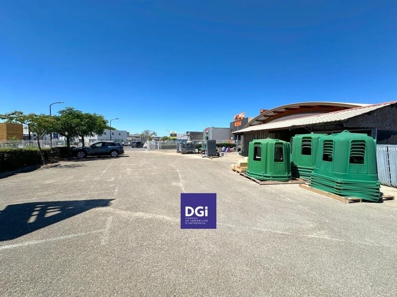Avenue De La Vistrenque, Caissargues for lease - Building Photo - Image 2 of 4