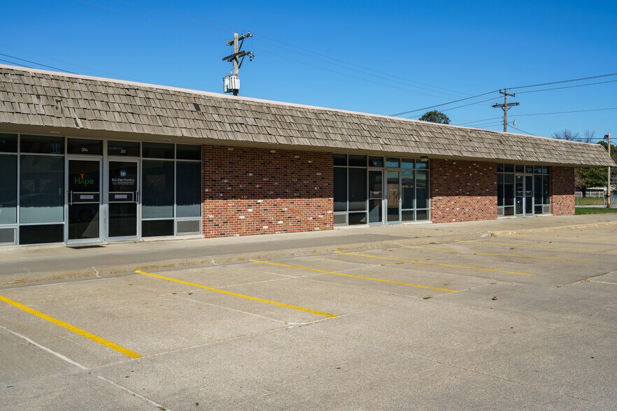 1105 S 13th St, Norfolk, NE à louer - Photo du bâtiment - Image 2 de 5