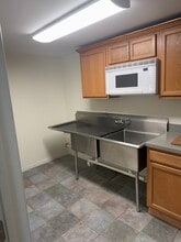 51464 Oro Dr, Shelby Township, MI for lease Interior Photo- Image 2 of 7