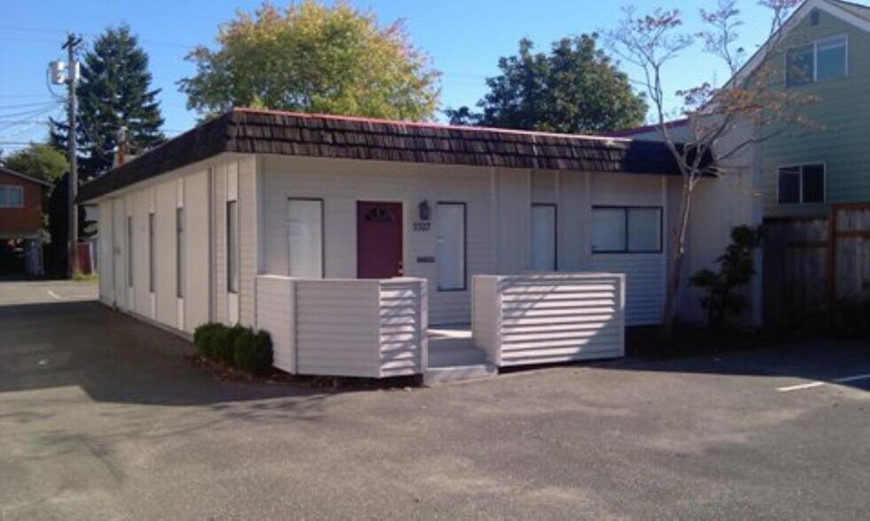 3307 Rucker Ave, Everett, WA for lease - Building Photo - Image 2 of 2
