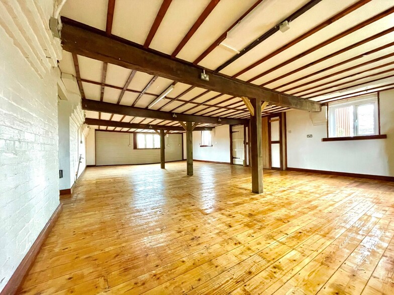 Old Hay, Tonbridge for lease - Building Photo - Image 3 of 14