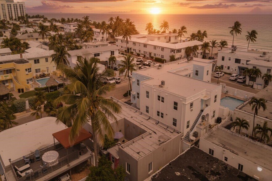 322 Oklahoma St, Hollywood, FL à vendre - Photo du bâtiment - Image 3 de 62